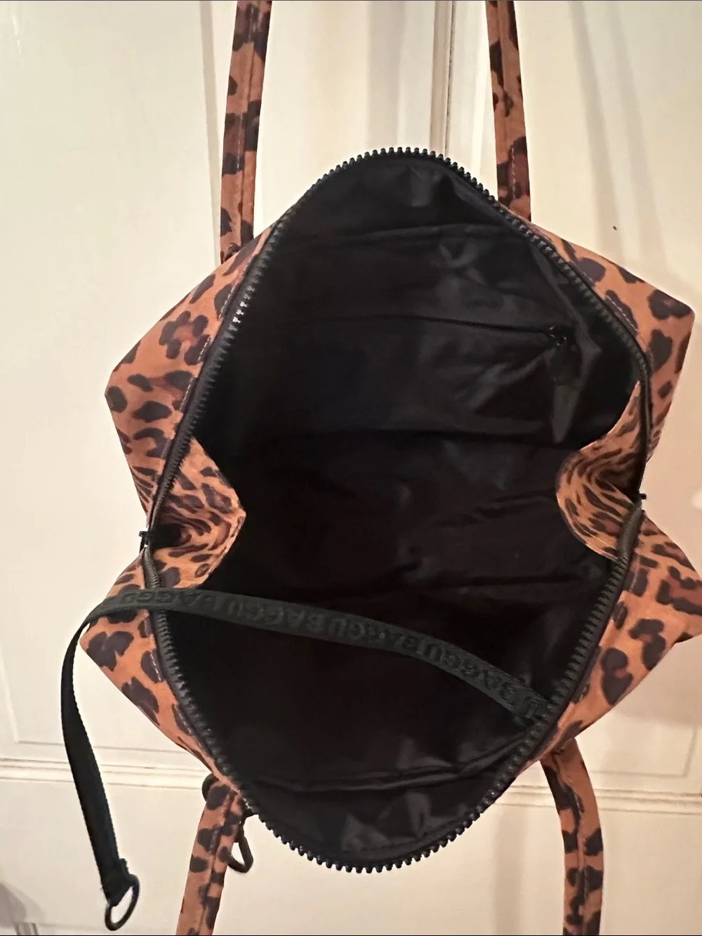 BAGGU Leopard Print Shoulder Bag in Brown and Black - Picture 3 of 3